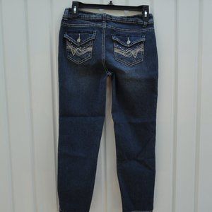 ROZ & ALI Capri Length Size 2 Stretch Denim Jeans